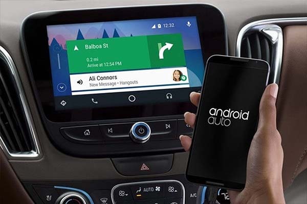 Tích hợp các tính năng smartphone với màn hình ô tô